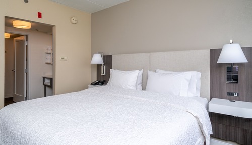 Chambre, 1 très grand lit, non-fumeurs