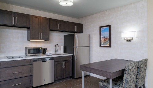 Suite, 1 très grand lit, accessible aux personnes à mobilité réduite (3x3 Shower)