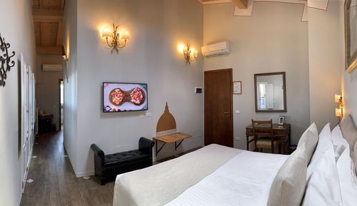 Chambre Supérieure, vue ville