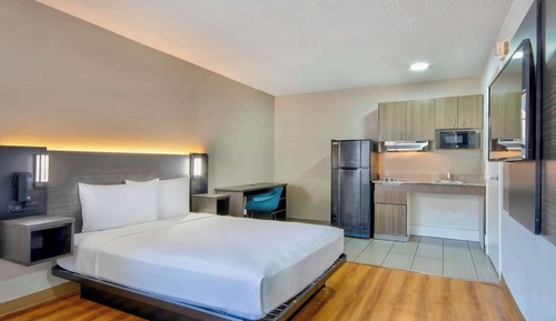 Chambre Standard, 1 grand lit, accessible aux personnes à mobilité réduite, non-fumeurs