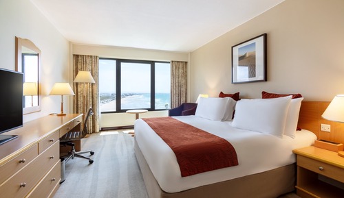 Chambre, 1 très grand lit, vue mer