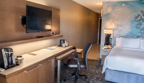 Chambre, 1 très grand lit, non-fumeurs