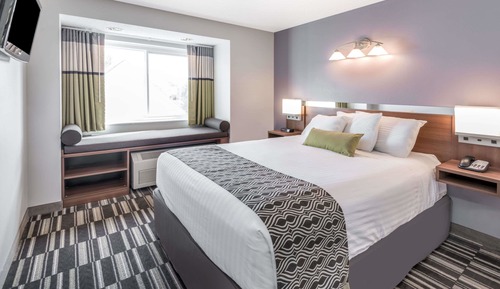 Chambre, 1 grand lit, accessible aux personnes à mobilité réduite, non-fumeurs
