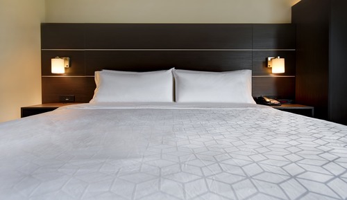 Chambre Standard, 1 très grand lit, accessible aux personnes à mobilité réduite (Roll-In Shower)