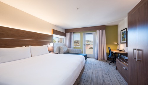 Chambre Standard, 1 très grand lit, balcon (Extra Floor Space)