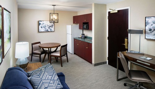 Suite, 1 très grand lit et 1 canapé-lit