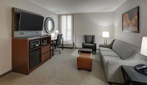 Suite, 2 grands lits, accessible aux personnes à mobilité réduite (Sofabed, Tub, Upper Floor)
