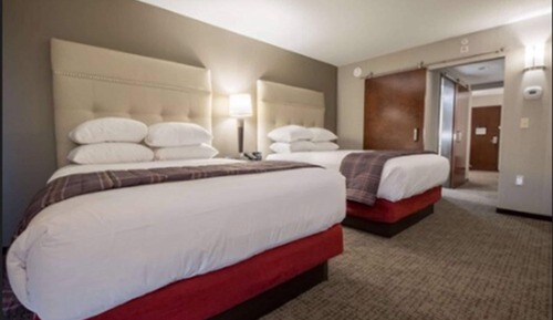 Suite, 2 grands lits, accessible aux personnes à mobilité réduite (Sofabed, 2 Rooms, Hearing, Tub)