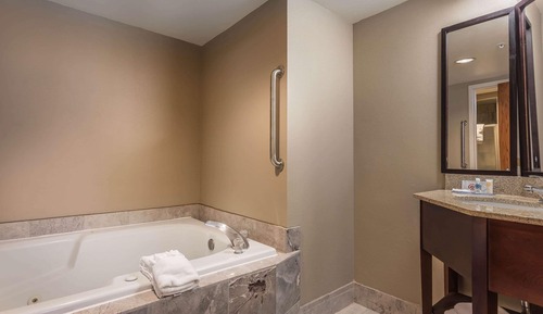 Suite, 1 très grand lit, non-fumeurs (Upgrade)