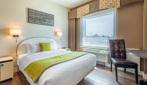 Chambre, 1 lit double, accessible aux personnes à mobilité réduite, non-fumeurs