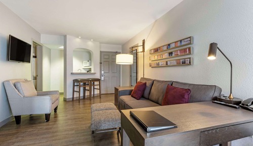 Suite, 1 très grand lit et 1 canapé-lit, non-fumeurs