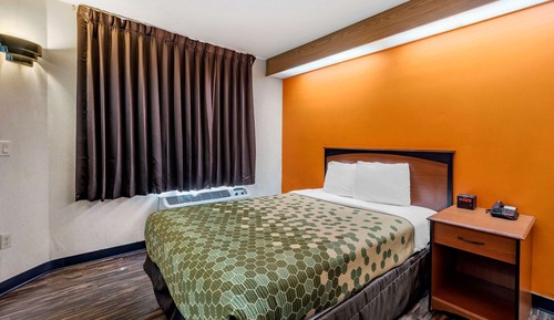 Chambre, 1 grand lit, accessible aux personnes à mobilité réduite, non-fumeurs