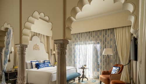 Palace Room, Chambre