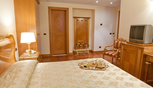 Chambre Supérieure Double ou avec lits jumeaux