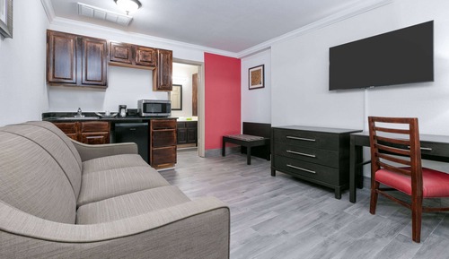 Suite, 1 grand lit, non-fumeurs, en bord de piscine (Interior)