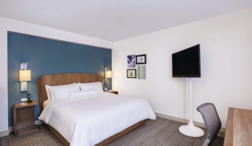 Chambre, 1 très grand lit, non-fumeurs