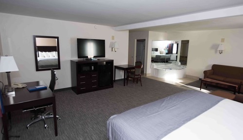 Chambre Standard, 1 très grand lit, accessible aux personnes à mobilité réduite, baignoire