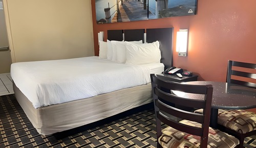 Chambre, 1 très grand lit, accessible aux personnes à mobilité réduite