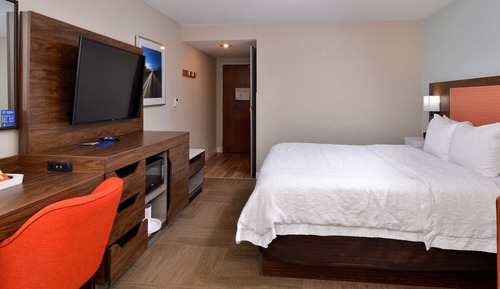 Chambre non-fumeurs, très grand lit