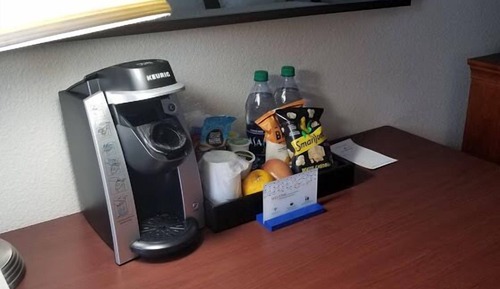 Chambre, 1 très grand lit, non-fumeurs (Drinks/Snacks)