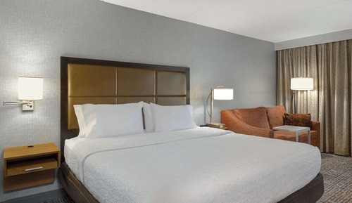 1 très grand lit king-size, Non-fumeurs., Accessible aux personnes à mobilité réduite