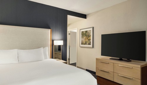 Suite, 1 très grand lit et 1 canapé-lit