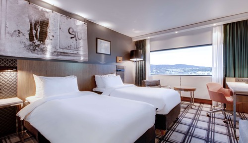 Chambre Supérieure, vue ville