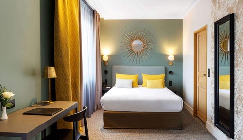 Chambre Deluxe, 1 grand lit, non-fumeurs (with Sofabed)