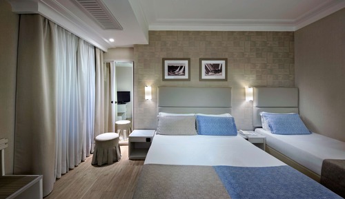 Chambre Confort, plusieurs lits, non-fumeurs