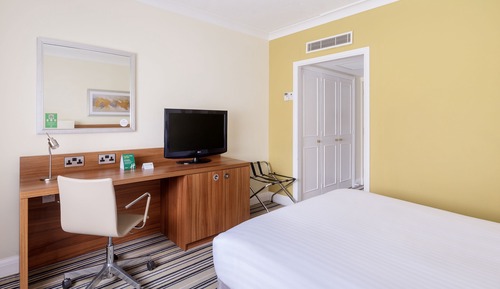 Chambre Standard, 1 lit double, accessible aux personnes à mobilité réduite