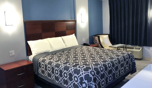 Chambre, 1 très grand lit, accessible aux personnes à mobilité réduite, non-fumeurs
