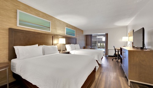 Chambre Standard, 2 grands lits (Indoor Pool View)