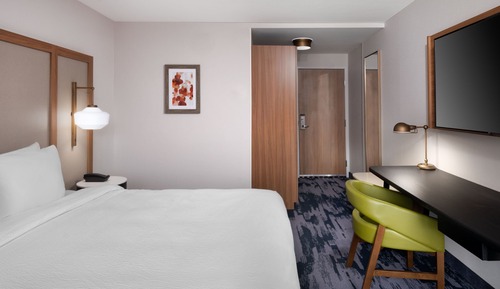 Chambre, 1 très grand lit, non-fumeurs