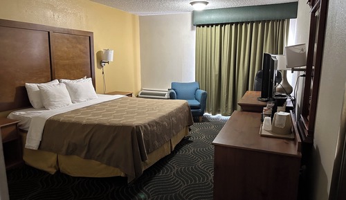 Chambre, 1 très grand lit, accessible aux personnes à mobilité réduite, non-fumeurs