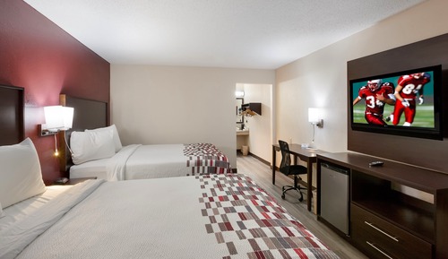 Chambre Deluxe, 2 grands lits, accessible aux personnes à mobilité réduite (Roll-In Shower)