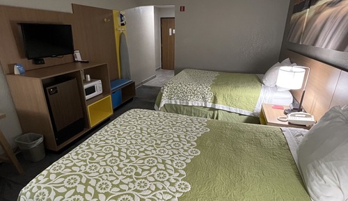 Chambre Standard, 2 grands lits