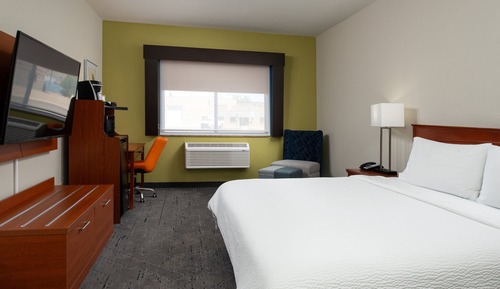 Chambre, 1 très grand lit, non-fumeurs