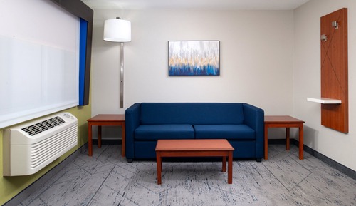 Chambre, 1 très grand lit et 1 canapé-lit