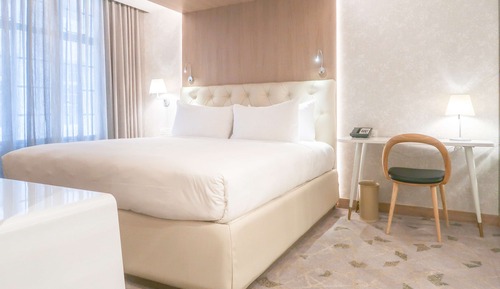 Chambre, 1 très grand lit