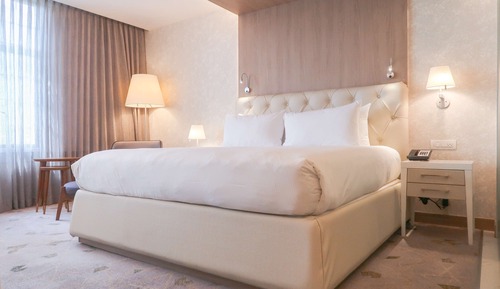 Chambre, 1 très grand lit