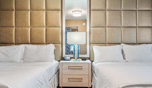 Suite, 2 grands lits, vue piscine