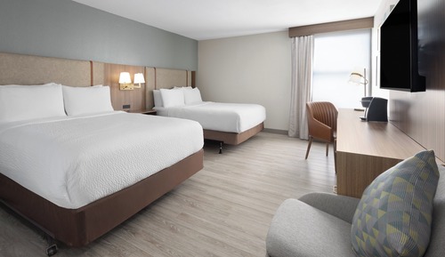 Chambre Standard, 2 grands lits, accessible aux personnes à mobilité réduite (Roll-In Shower)