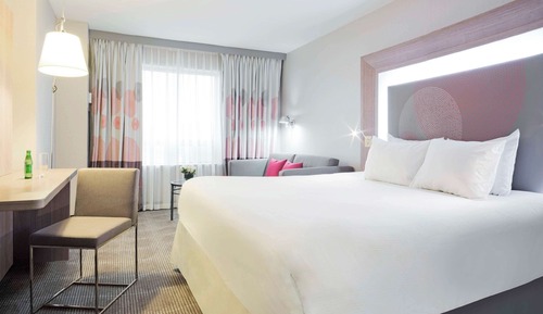 Chambre, 1 très grand lit et 1 canapé-lit