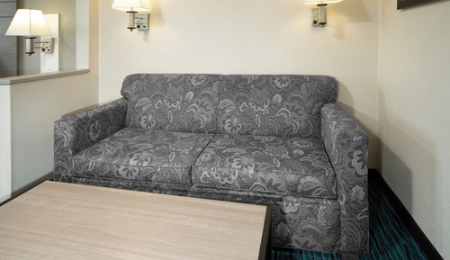 Suite, 1 très grand lit et 1 canapé-lit