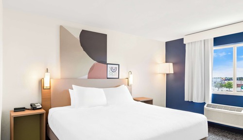 Chambre, 1 très grand lit