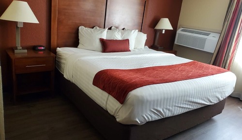 Chambre, 1 très grand lit, non-fumeurs