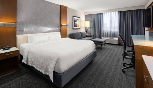 Chambre, 1 très grand lit et 1 canapé-lit, non-fumeurs