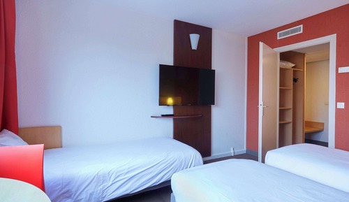 Chambre Standard, 3 lits une place