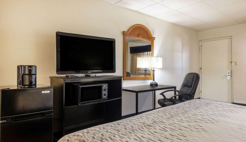 Chambre, 1 très grand lit, accessible aux personnes à mobilité réduite, non-fumeurs
