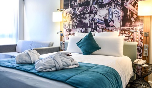 Privilege, Chambre Familiale, 1 lit double et 1 canapé-lit